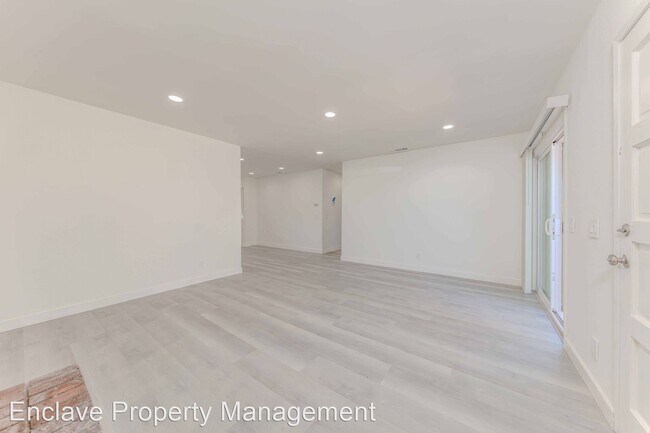 Building Photo - 3 br, 2 bath House - 525 W. Dunton Ave #1