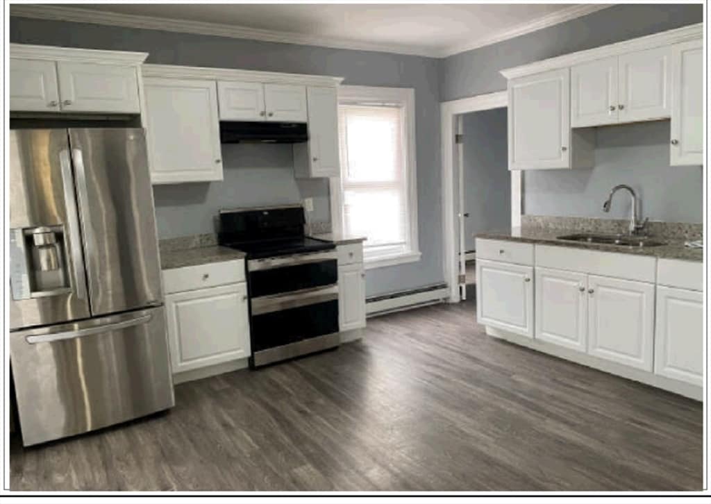 Primary Photo - 136 W Clifford St