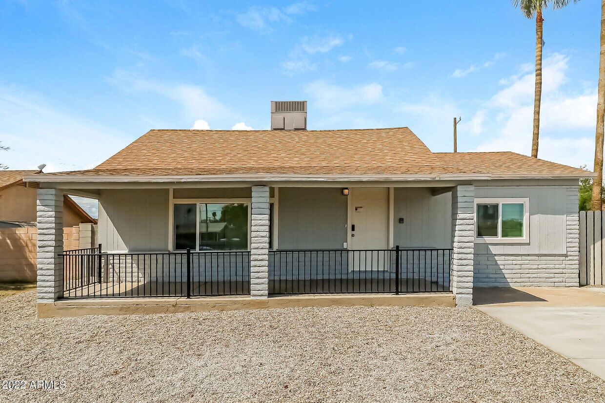 Primary Photo - 1310 W Ironwood Dr