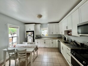 Building Photo - 31 Pierce St