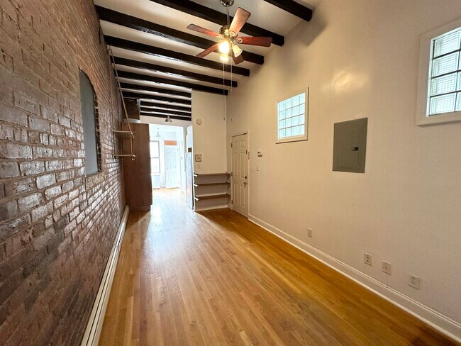 Building Photo - 167 Christopher Columbus Dr