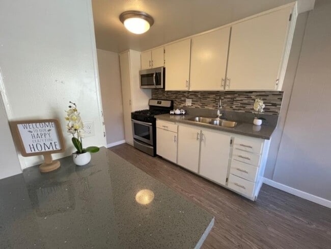 Interior Photo - 291 Avocado St.
