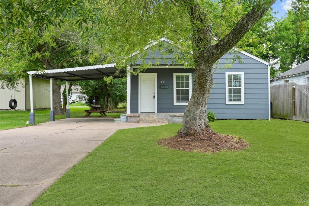 Foto principal - 810 15th Ave N