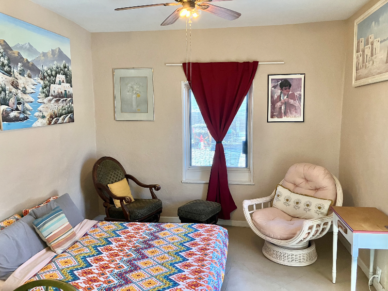 Primary Photo - 4216 E Lee St