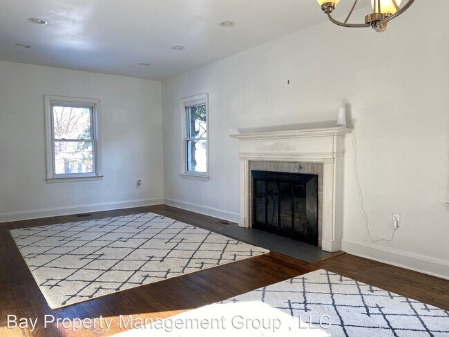 Foto del edificio - 3 br, 3 bath House - 410 Kingston Rd