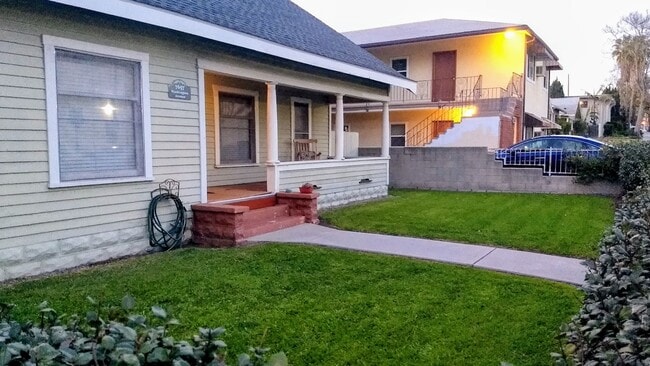 Foto del edificio - 3 Bedroom 1 Bath House with a Large Backya...