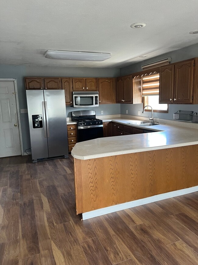 Building Photo - 17 Bittersweet