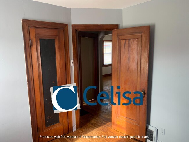 Foto del edificio - 2021 Redwood Ave