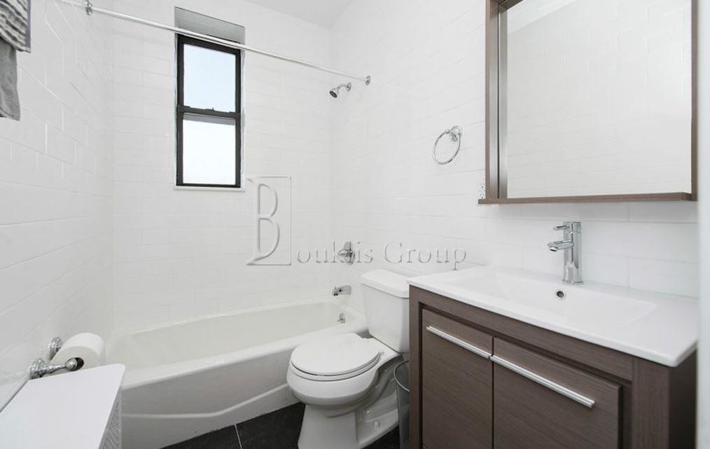 Building Photo - 10920 Queens Blvd