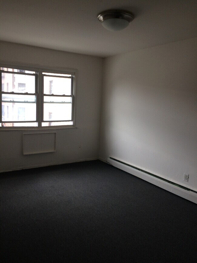 Building Photo - 4212 Gleane St