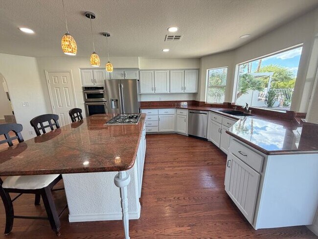 Foto del edificio - Carry Over Showing: This property has been shown before and will be rented to the first most qual...