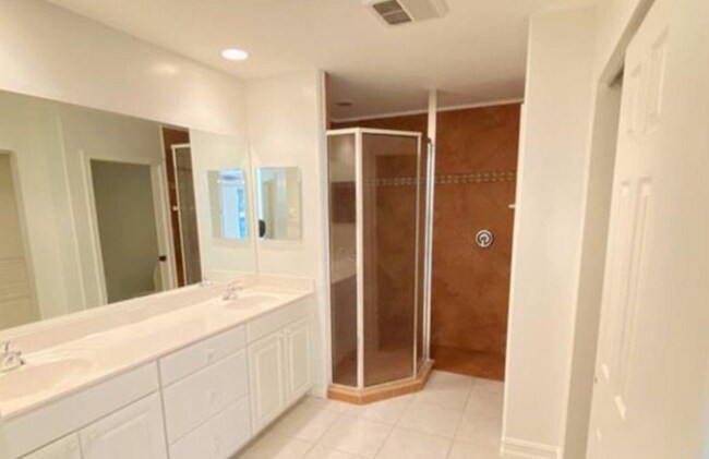 Building Photo - WCR CONDO