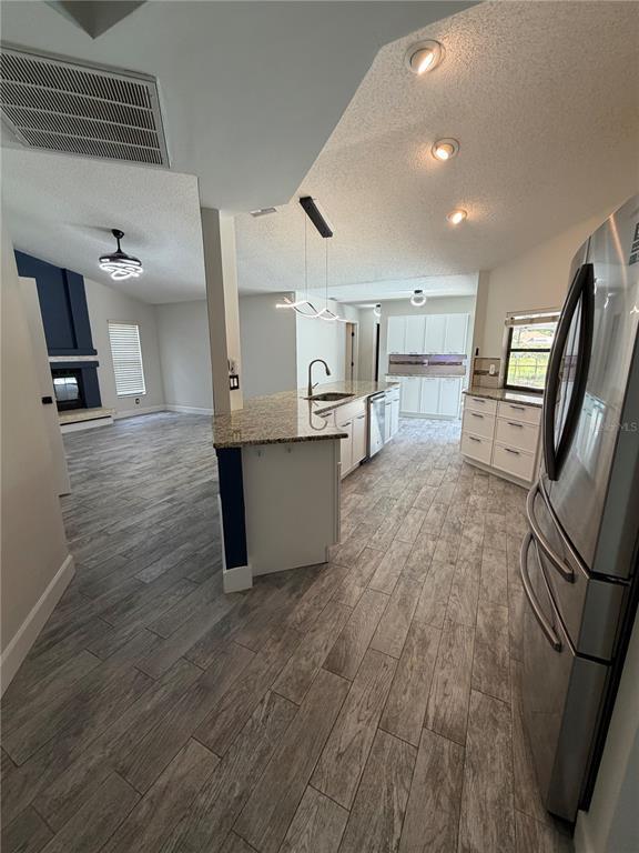 Building Photo - 3221 Oakwood Pl