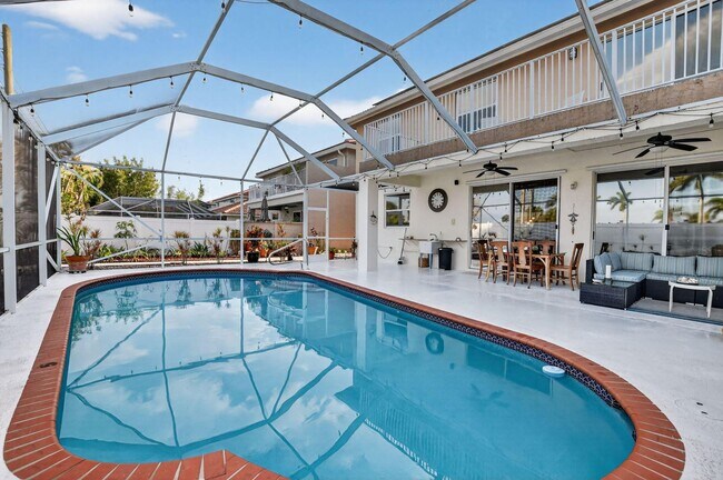 Foto del edificio - 18280 Coral Isles Dr