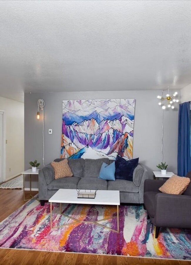 Foto del edificio - 76th Ave Duplex