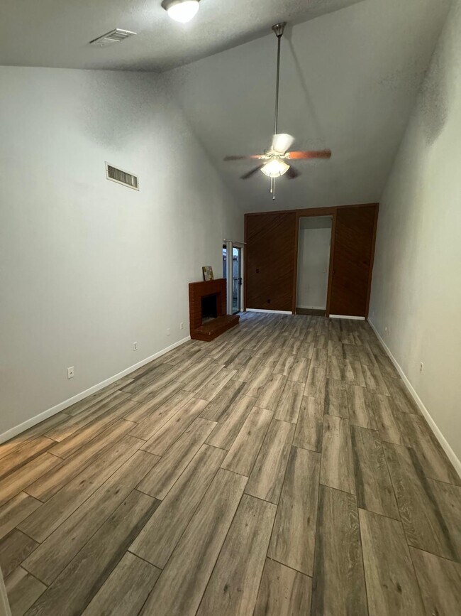 Sala de estar - 6401 Deihl Rd