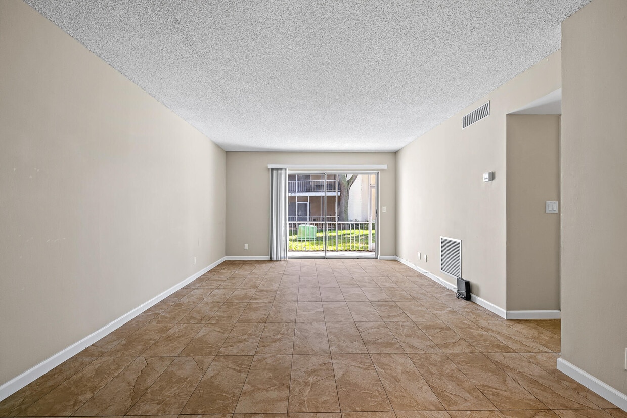 Foto principal - 608 NW 13th St