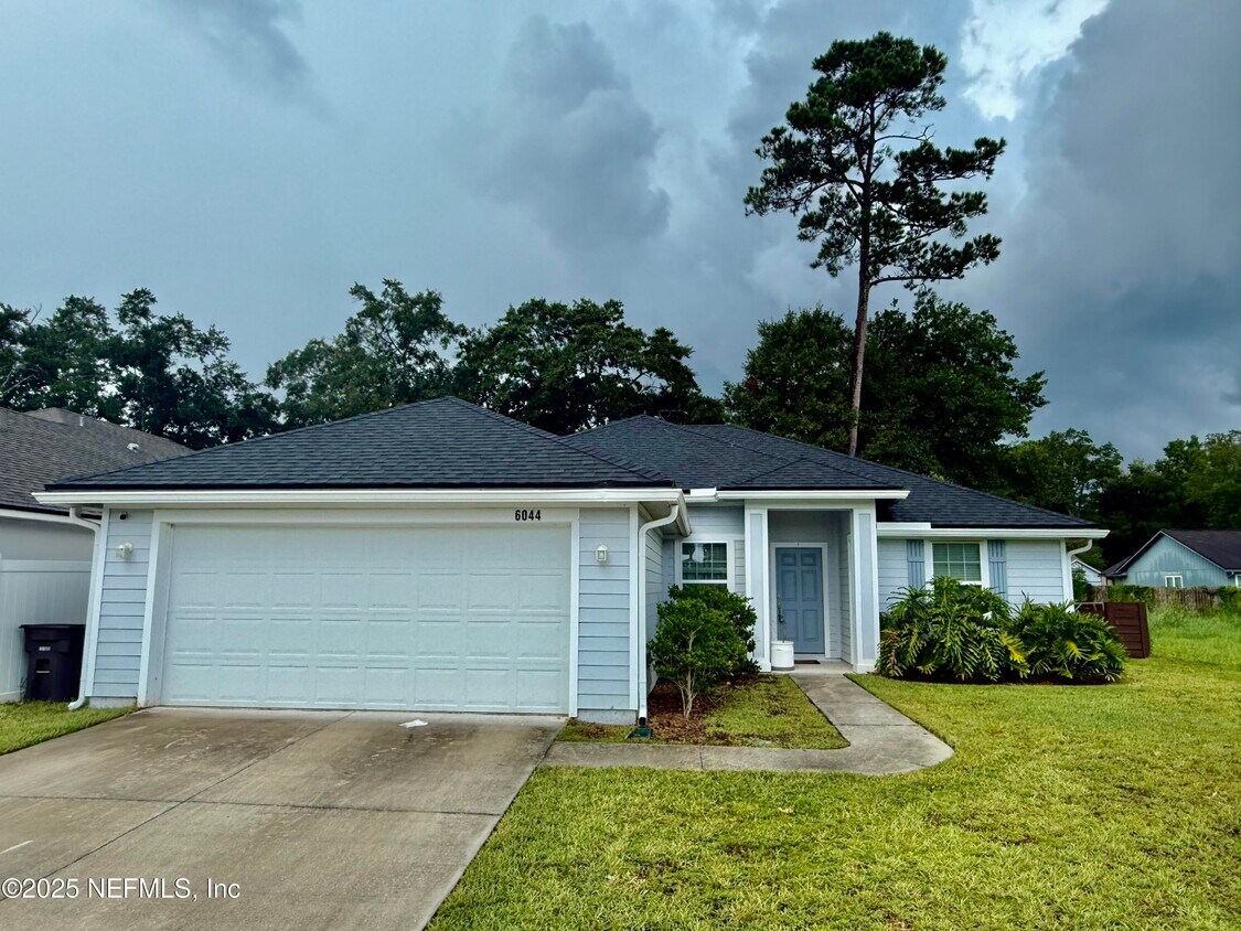 Foto principal - 6044 Patriots Landing Ln