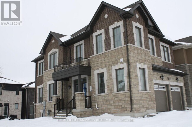 Building Photo - 1371 Kerrydale Ave