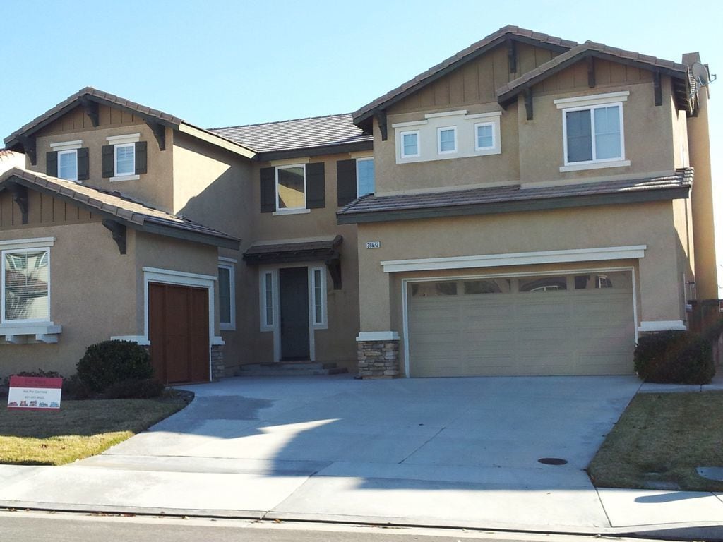 Foto principal - Spacious Temecula House with Bedroom and Bathroom on first floor!