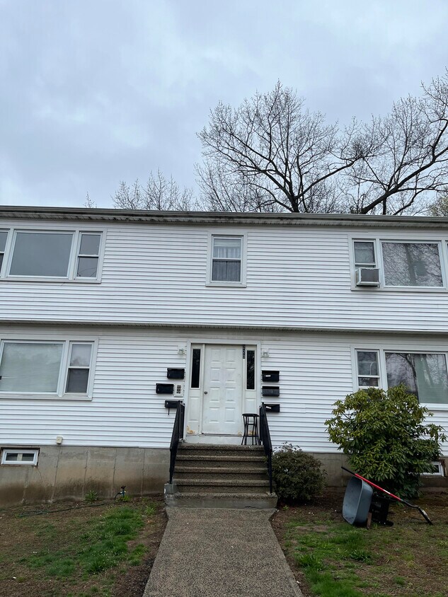 220 Glen Haven Rd Unit B, New Haven, CT 06513 Apartments in New Haven