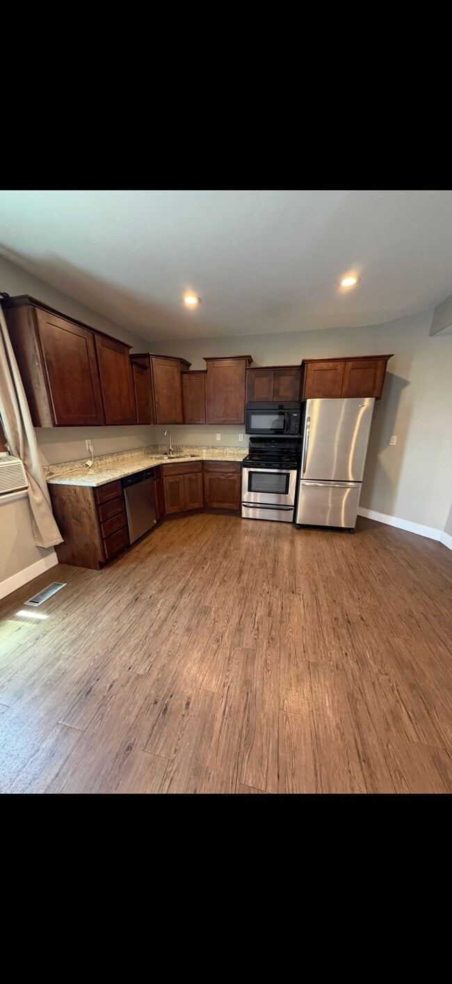 Building Photo - 74 E 920 S