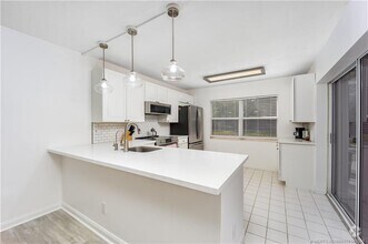 Building Photo - 2512 SW Danbury Ln