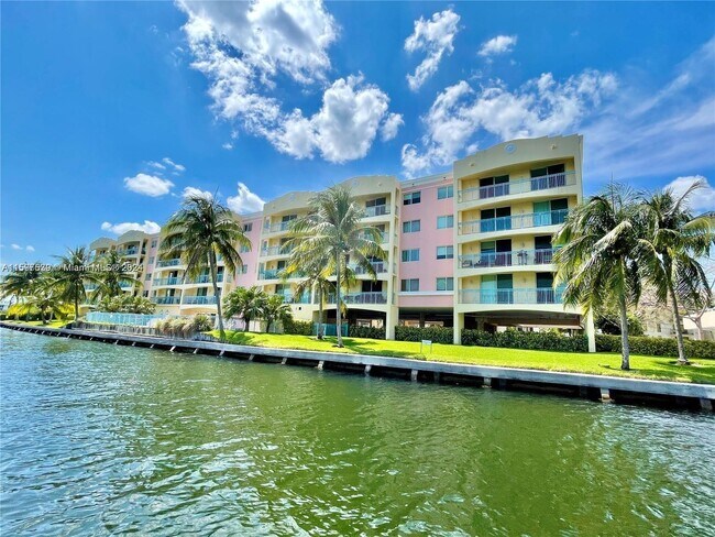 Foto del edificio - 201 Golden Isles Dr