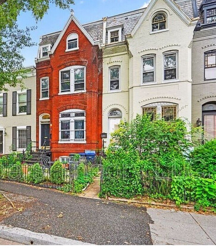 Foto principal - Shaw - Sunny 3 Bedrooms/Two full Baths