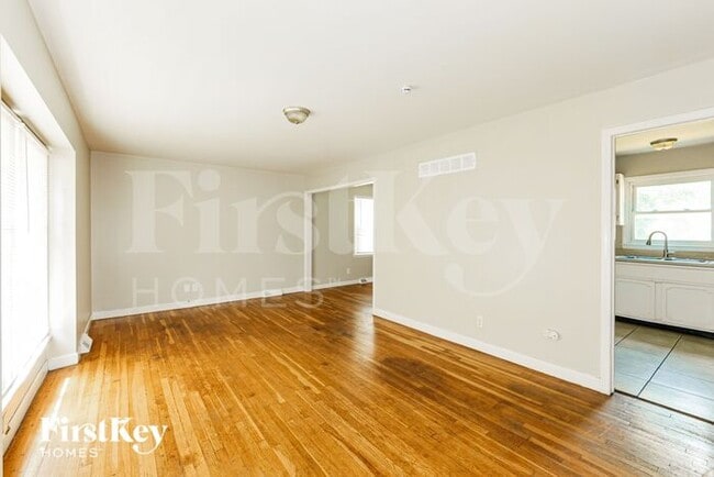 Building Photo - 13110 Donnelly Ave
