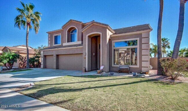 Building Photo - 2021 E Desert Inn Dr