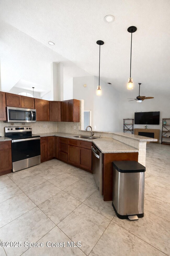 Building Photo - 1914 Jacques Dr