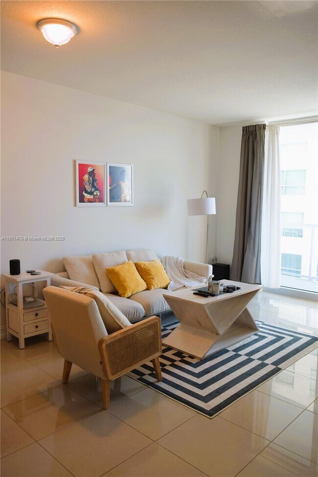 Foto del edificio - 185 SW 7th St