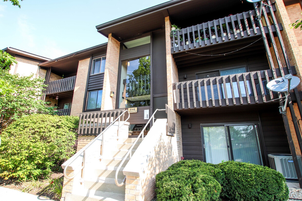 6148 Knoll Wood Rd Unit 208, Willowbrook, IL 60527 Condo for Rent in