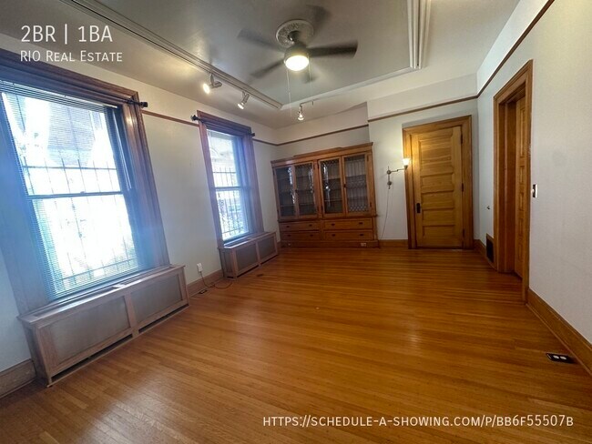 Foto del edificio - Stunning Two Bedroom Apartment With Victor...