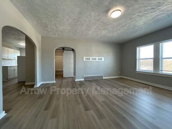 Foto del edificio - 723 Ella St