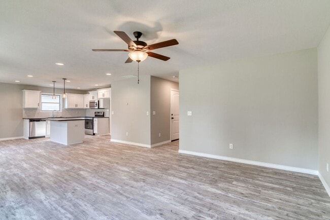 Building Photo - Nearly New 3 Bedroom 2 Bath Home!!!