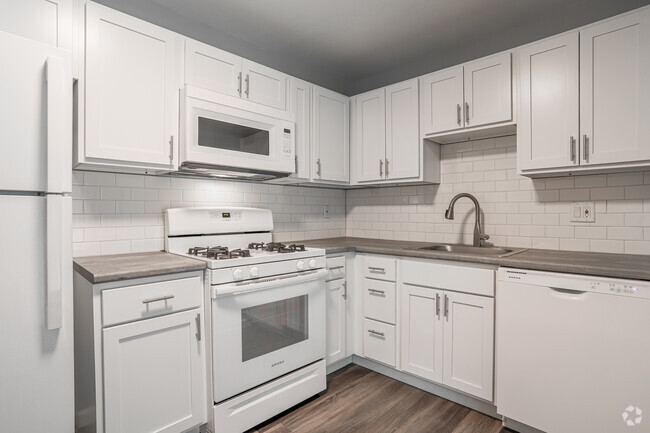 2 BR, 1 BA - Kitchen - Ashton Woods