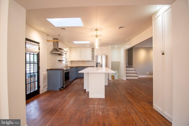 Building Photo - 3 Warfield Pl