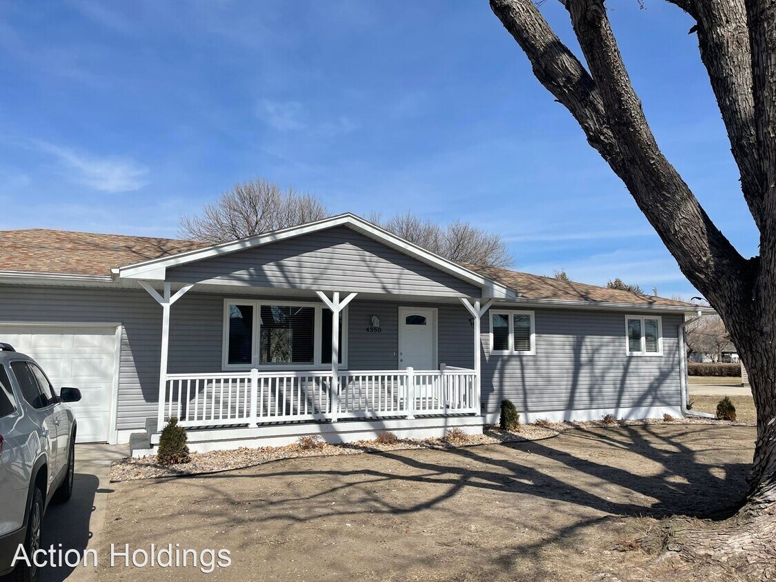 4 br, 2 bath House 4350 Lariat Ln House Rental in Grand Island, NE