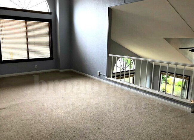 Building Photo - 10326 Oak Ranch Ln