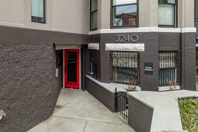 Entrance - 3240 Hiatt Pl NW