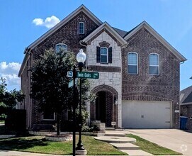 Building Photo - 2472 Twin Oaks Dr