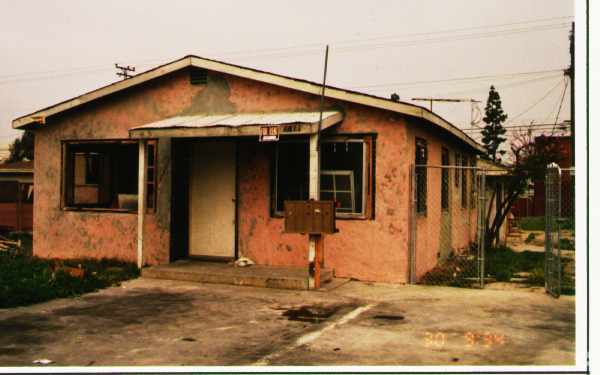 Primary Photo - 6611-6615 1/2 Granger Ave