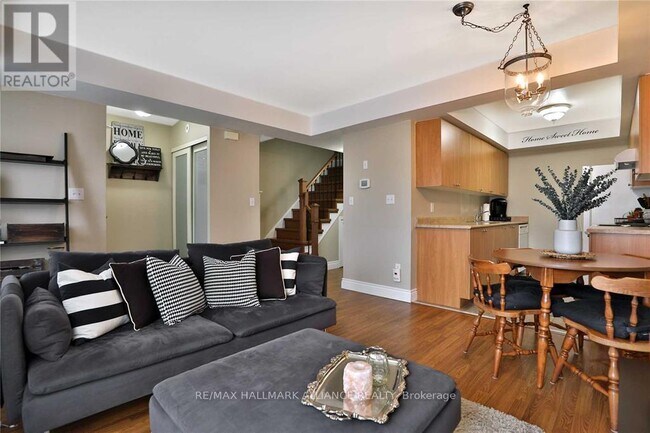 Building Photo - 4620-4620 Guildwood Way