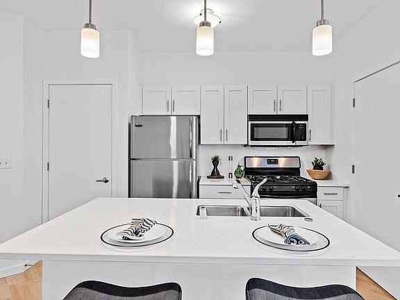 Foto del edificio - 1541 N Jefferson St