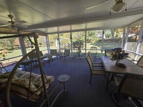 Building Photo - 106 Parkview Ave