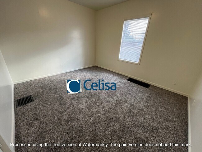 Building Photo - 1319 Woodbine Pl
