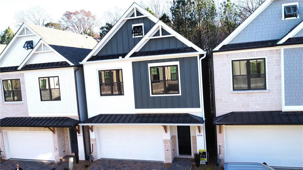 Primary Photo - 699 Stickley Oak Way
