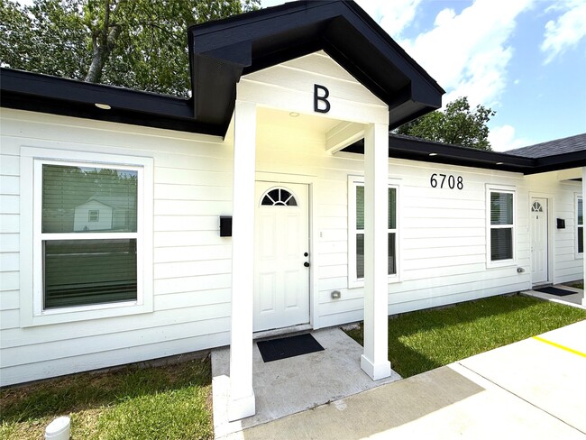 Building Photo - 6708 Conley St